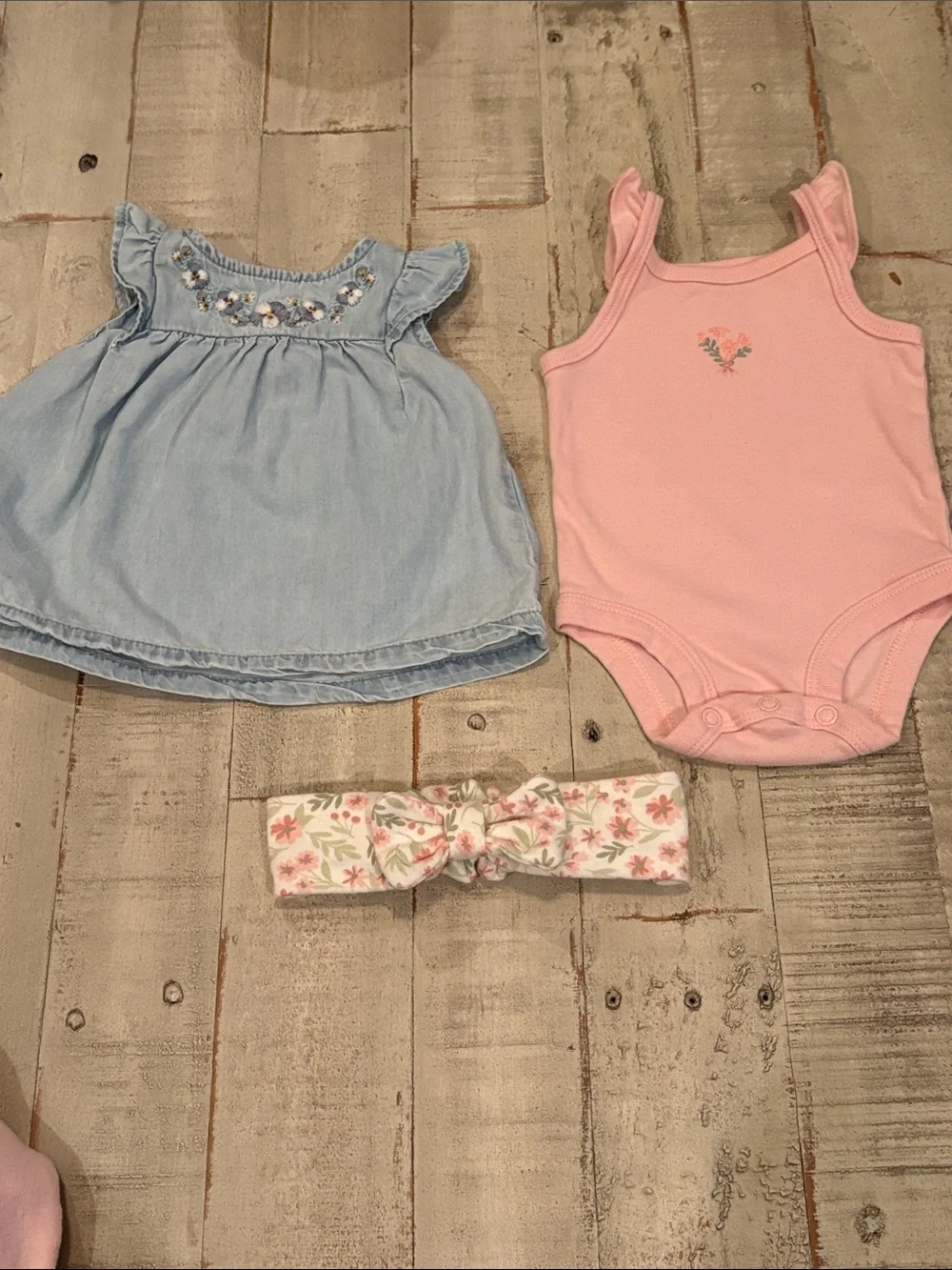 Carter’s 6 Piece Newborn Embroidery & Appliqué Baby Girl Bundle